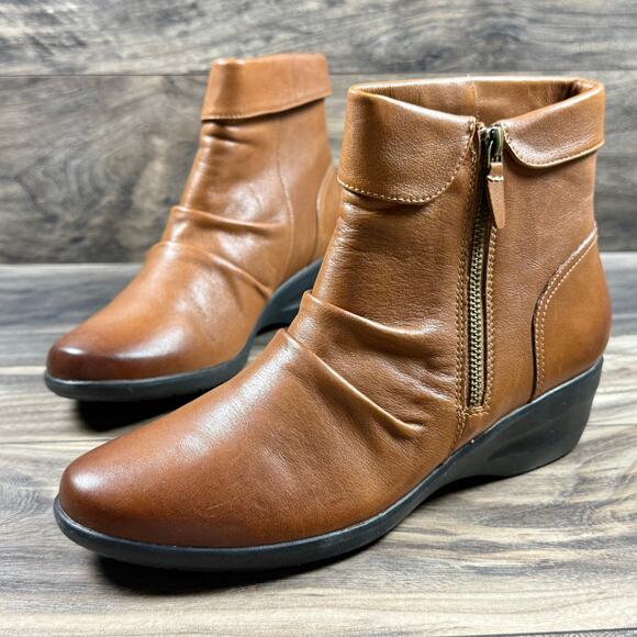 NEW Unstructured by Clarks 9.5M Rosely Zip Dark Tan Leather Ruched Ankle Boots - Picture 5 of 12